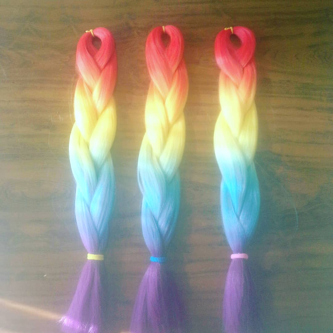 estbelleco's tweet photo. Harp on the Rainbow train and rock these braids your way 😉 

Only a few of these babies left ;  P70/pack ($7)

Client : Onalenna https://t.co/xTCG0PAksS