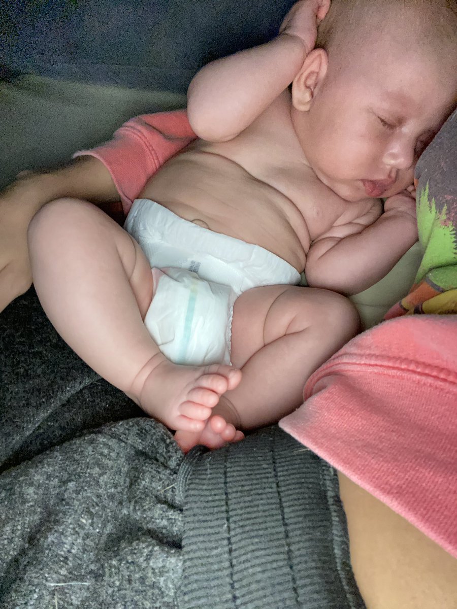 Momsalwayslate's tweet photo. Thank you dear God for blessing me with a healthy happy baby. Please continue to have your hand over our lives. I love my kids so much. Idk what is do without them https://t.co/B72I2PTLMK
