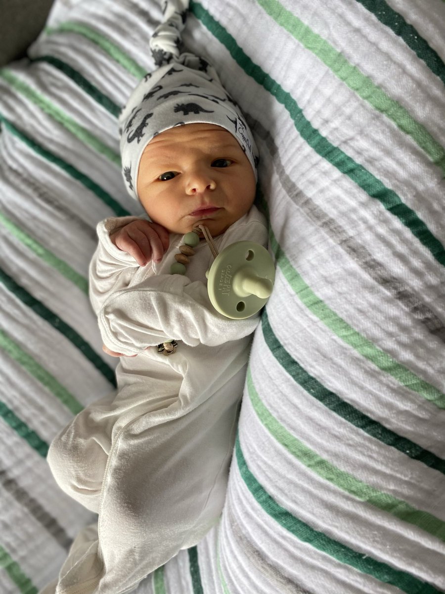 em_sauceee's tweet photo. I always forget to update Twitter 🤷🏻‍♀️

My sweet Beckham Kai 💚 born 3/19 https://t.co/NwyLQ2tJ5w