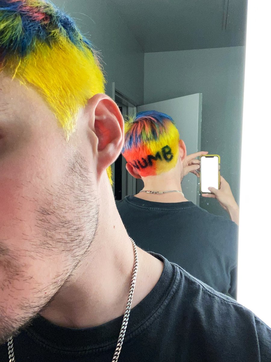 awsten's tweet photo. STREAM NUMB https://t.co/PJH1yN6lMg