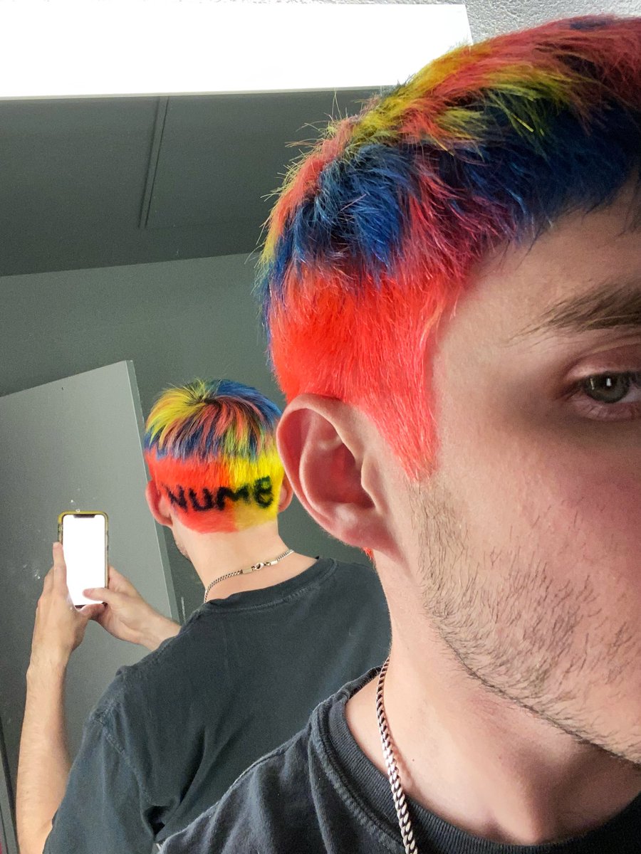 awsten's tweet photo. STREAM NUMB https://t.co/PJH1yN6lMg