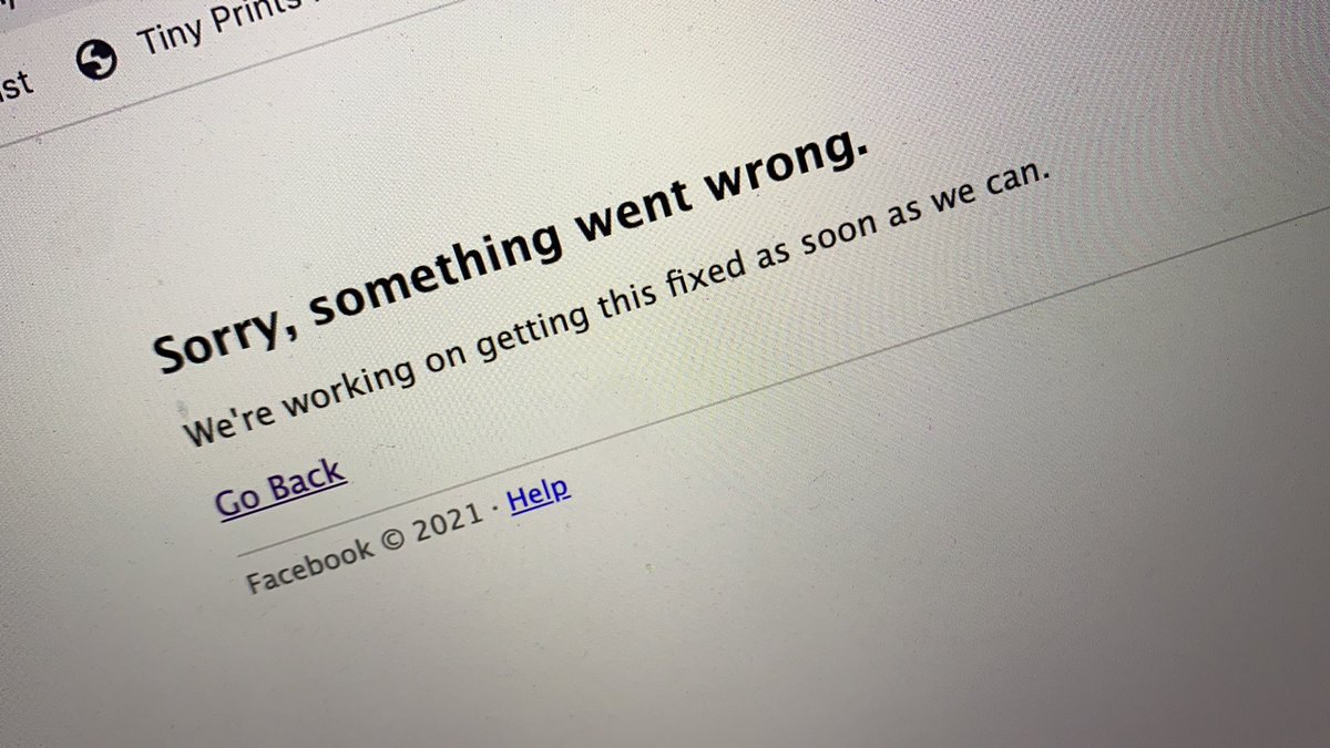 DCPhotoGal's tweet photo. @Facebook down. https://t.co/7HTcfJRQB8