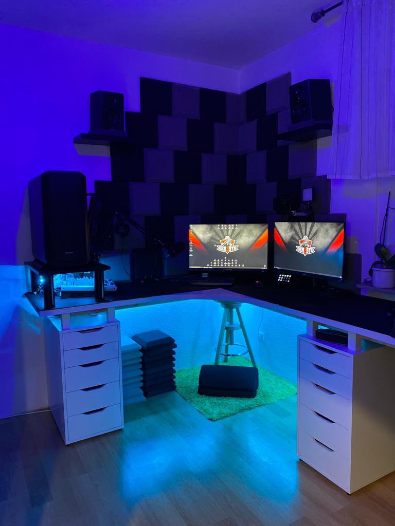 der3ste's tweet image. So sieht es jetzt aus. 

@TwitchDE @push_twitch @TwitchStreamDE1 @german_streamer #TStreamerBot #deutschestreamer
#streaming #twitchlive #kleinestreamer #kleinerstreamer #twitchdeutschland #twitchde #germanstreamer #germanmediart #streamacademyrt #gamingecke❤😍🙈 #gamingecke