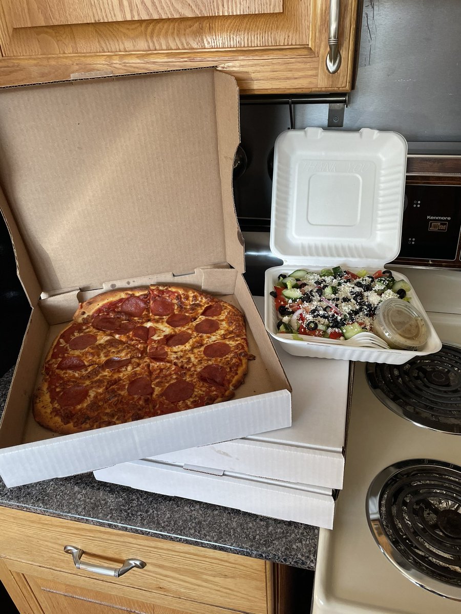 DonnaMBacker's tweet photo. Looking forward to dinner tonight. Thank you TWIGGS on McKeown. Let’s all Step Up for local #biz #NBDCCStepUp @nbdcc @cityofnorthbay https://t.co/yp9NnTyxX7