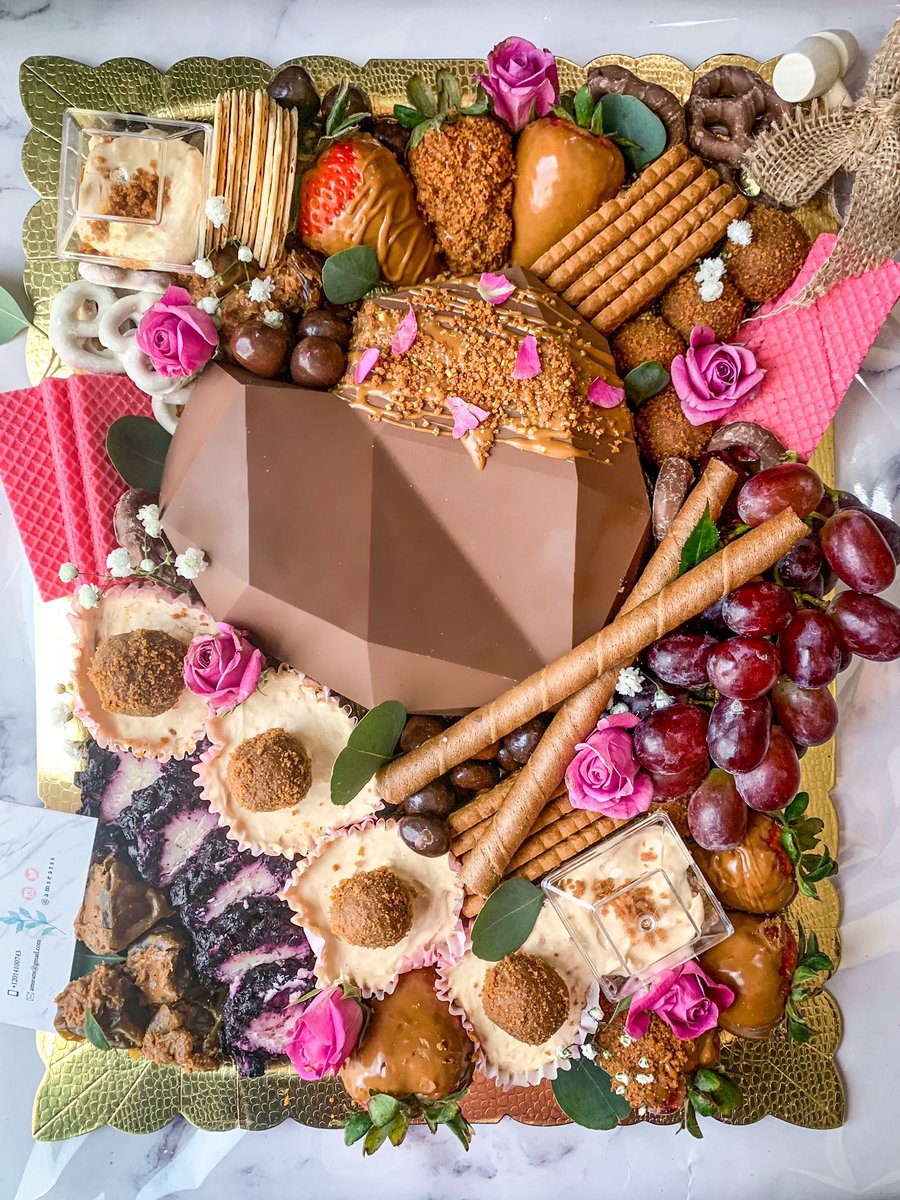 amseatss's tweet photo. Breakable Heart Lotus Cookie Butter Board ✨ #amseatss https://t.co/Y2D874sopH