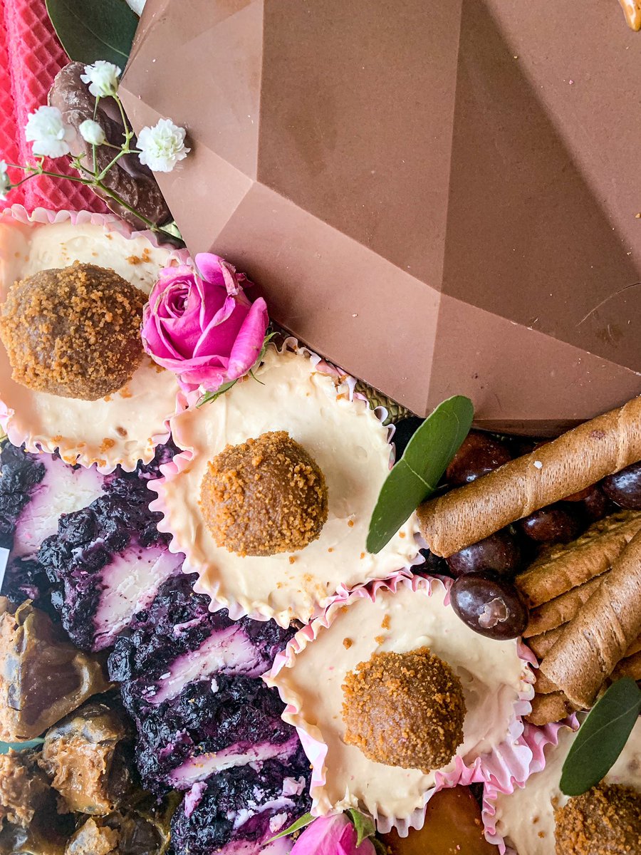 amseatss's tweet photo. Breakable Heart Lotus Cookie Butter Board ✨ #amseatss https://t.co/Y2D874sopH