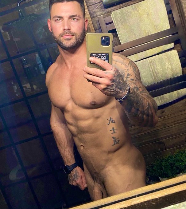NEW ONLYFANS VID UP! https://t.co/rzaiC9BSdq https://t.co/m9pOtz4QfW