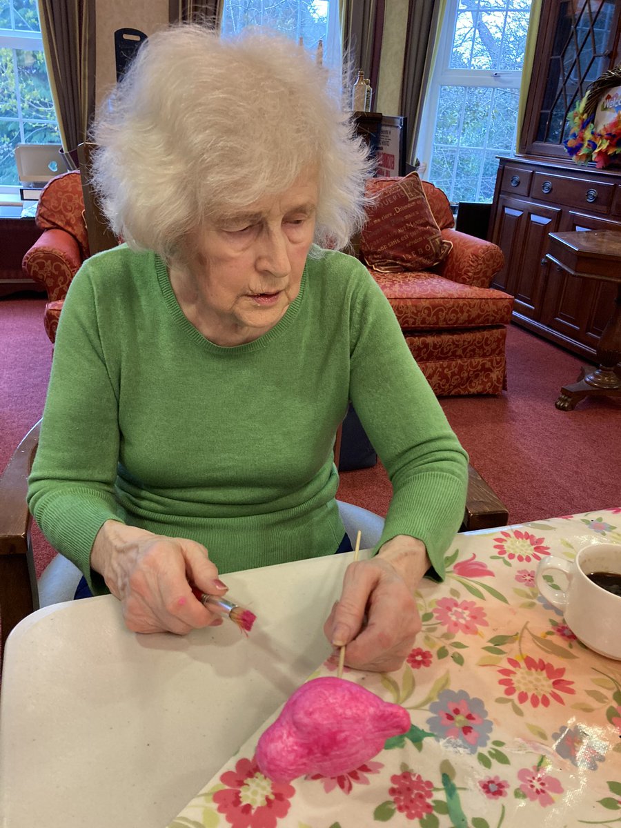 lisabaxter48's tweet photo. Our lovely residents enjoyed an afternoon of painting polystyrene birds to scatter around the new greenhouse area 🌱🪴🌱 it was a lovely afternoon indeed 👌@SunriseSrUK @Broadway_Blooms @KaraHooper9 @FleetSunrise @catheri20889721 @markchristie @GilmourV https://t.co/YGV90la48L