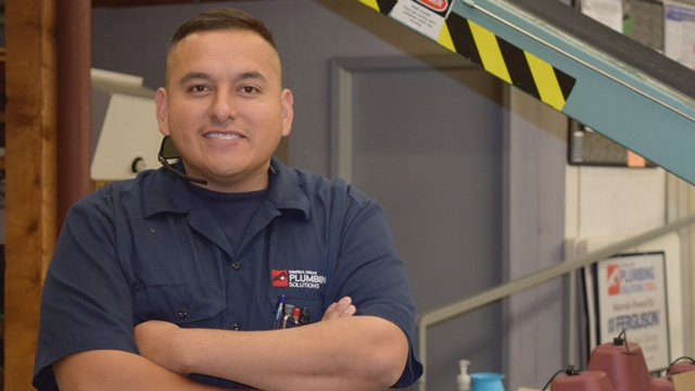 tstcwaco's tweet image. &quot;It is a day-to-day grind while accumulating wisdom and knowledge and remaining humble at all times.”
-- Jude Gonzales, a graduate of TSTC&apos;s #Plumbing and Pipefitting Technology program in #Waco.
#TSTCalumni #TSTCproud #technicallybetter #skillsgap 
tstc.edu/news/article70…