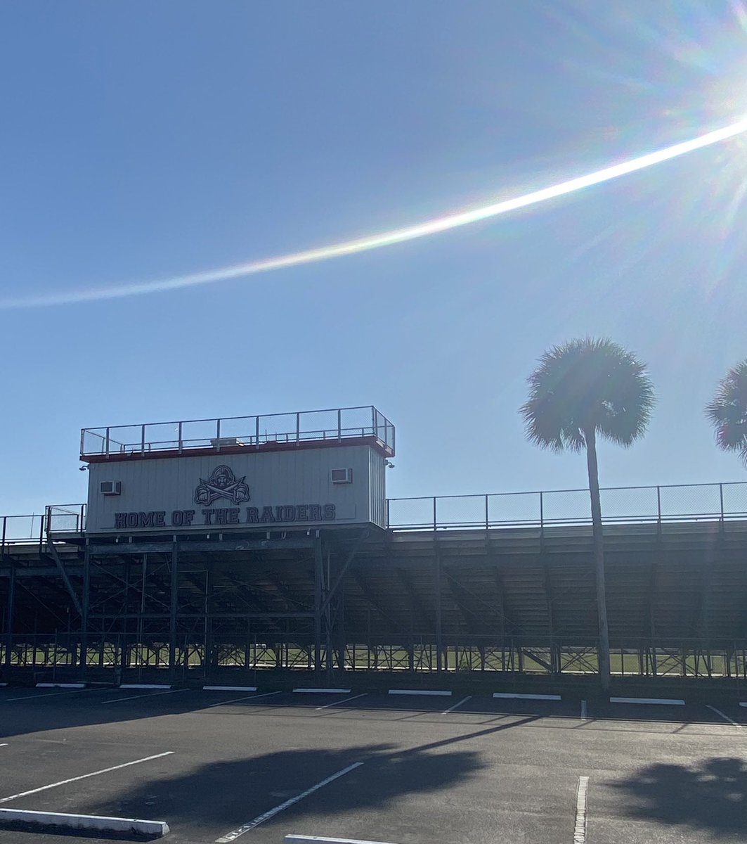 RiverdaleFB's tweet photo. A great day of conditioning &amp; work with our guys...

IF YOU CAN’T RUN...

#SellGold #RiseUp🏴‍☠️🏈 https://t.co/Jx37v4iKpZ