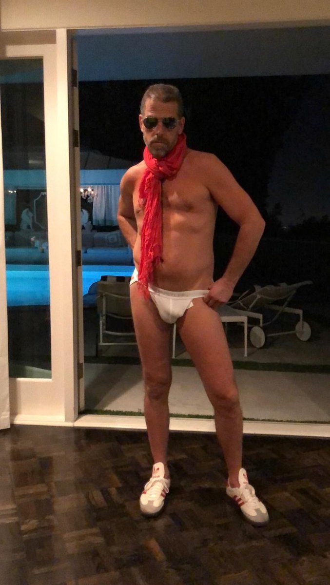 ianmiles's tweet photo. But why. https://t.co/hhZUyPrYYD