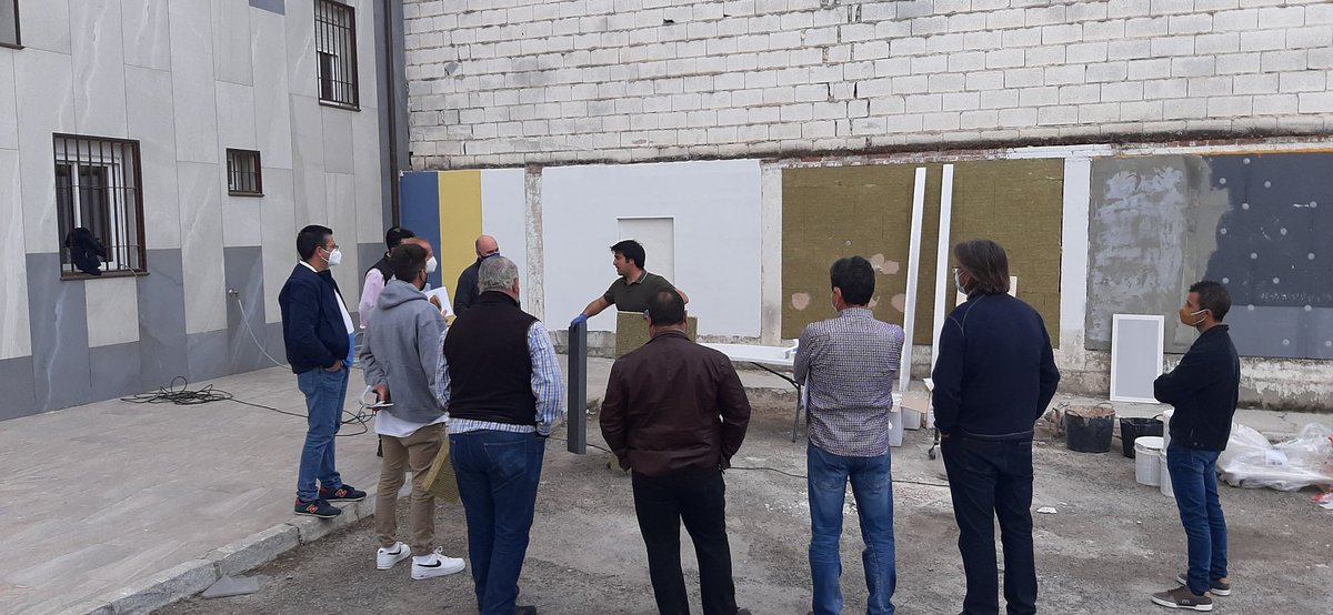 KerakollMiguelC's tweet photo. ¿QUIERES AISLAR TU CASA DEL FRIO Y DEL CALOR?
#frio #calor #ahorrodeenergia #aislamiento #humedad #condensacion #sate #etics #Passivhaus #proyecto #arquitecto #arquitectotecnico #Granada #ayudas #EficienciaEnergética #eficiencia #klimaExpert #transpirabilidad #salud #formacion https://t.co/paISgvYIrV