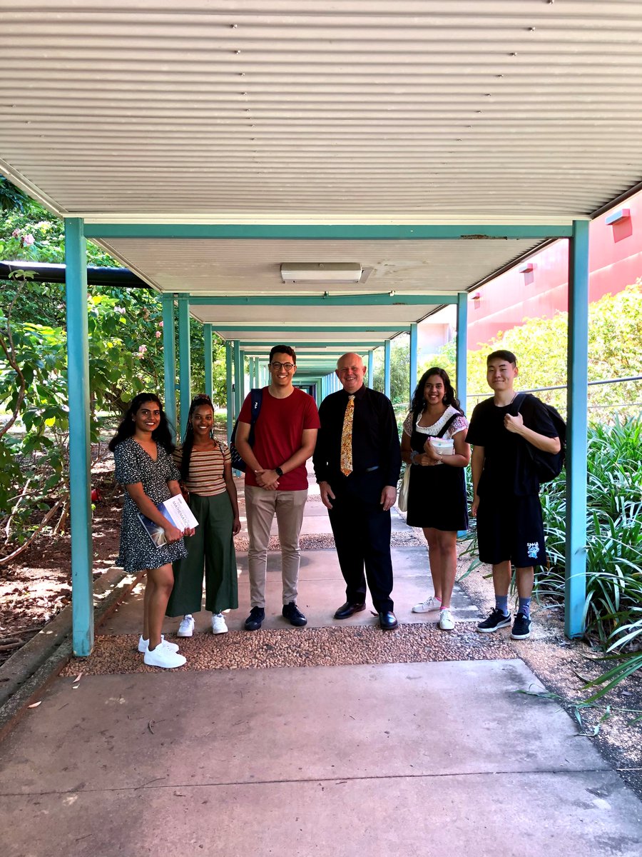 CDUni_VC's tweet image. Great to start as Vice Chancellor and President of Charles Darwin University. Fantastic to meet with some of our very impressive students on day one.