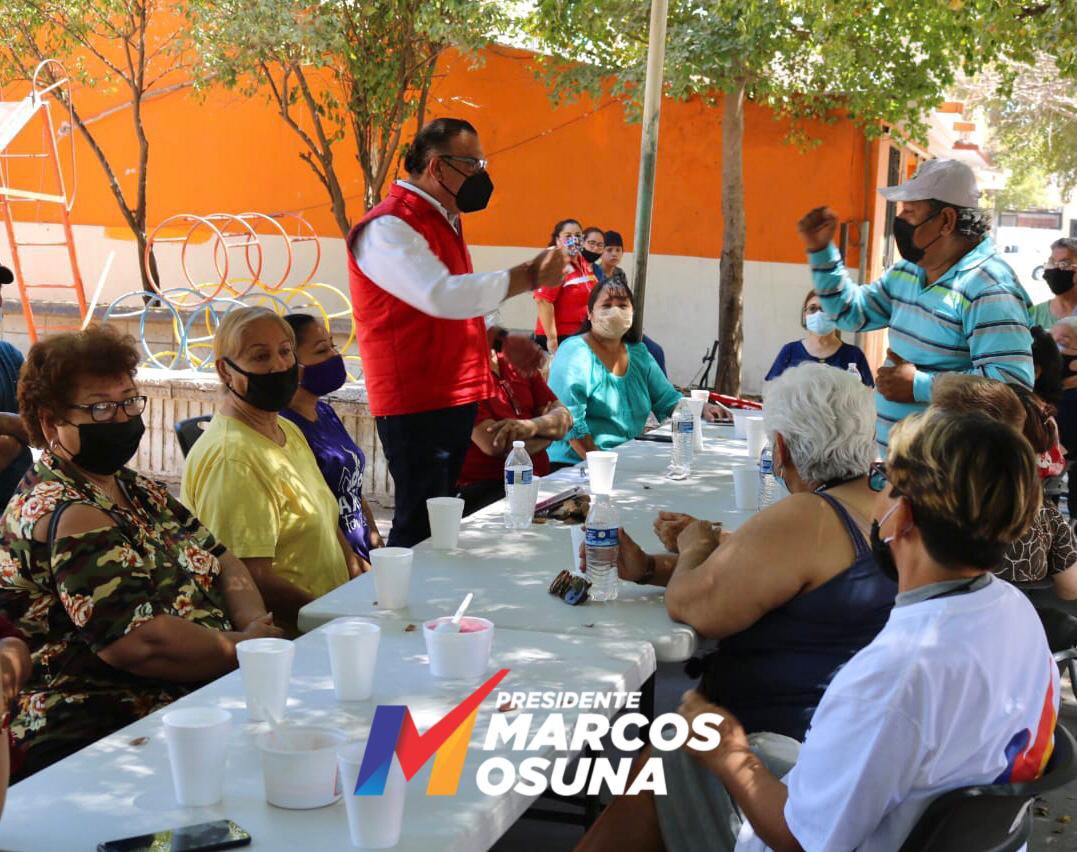 MarcOsuna_'s tweet photo. Jalamos también con los vecinos del Fraccionamiento FOVISSSTE III donde encontramos mucho abandono y desatención. De una vez les digo que conmigo eso se acabó. Mis funcionarios y yo vamos a estar en las colonias y comunidades diario, trabajando a su lado. #TodoXAhome #YoSoyPepe https://t.co/X9sYK4NGMv