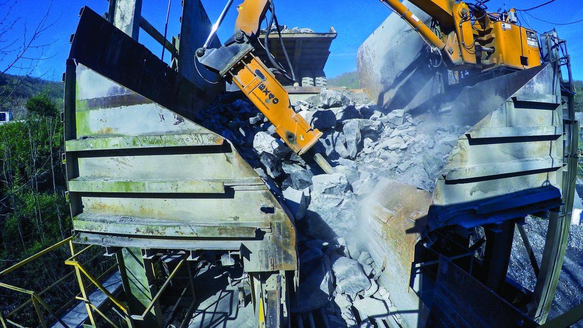 BTi_Astec's tweet photo. The BX40 breaker attachment is the largest in our mid-size line. Read more about our BX series here: https://t.co/ykQi7zMZnh #Astec #OneASTEC #BTI https://t.co/Rp0p3EJ7PD