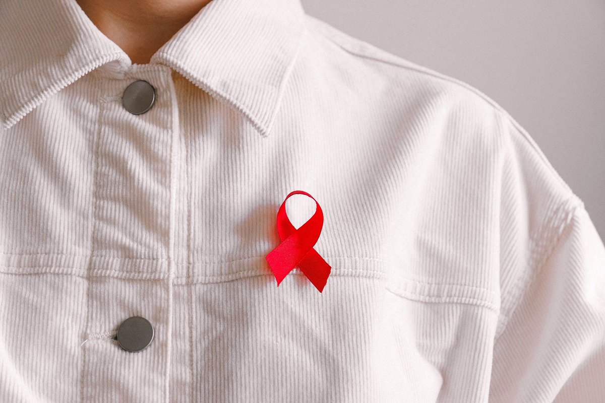 PopSci's tweet image. An HIV vaccine could arrive sooner than we thought—using Moderna’s mRNA tech popsci.com/story/health/h…