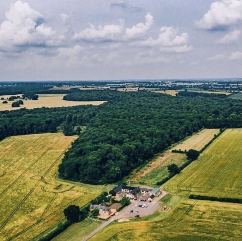 NEW STOCKIST: Bride Like Me 💫 We are over the moon to announce a new Lyn Ashworth stockist. Bride Like Me is a new boutique opening in May located in the outskirts of Northamptonshire close to Milton Keynes. The boutique has inclusivity at the heart of their values #lynashworth