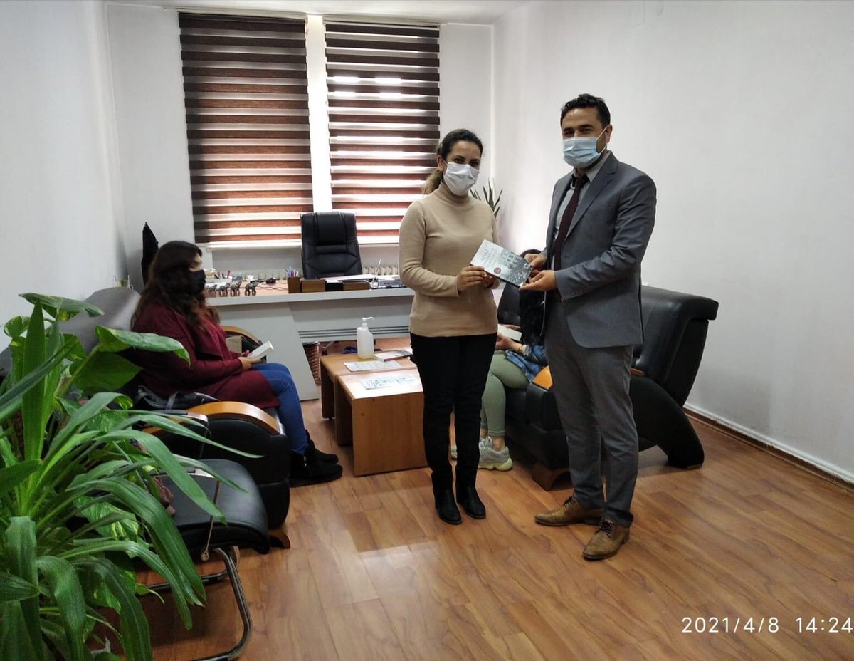 camliyaylamem's tweet photo. Sebil Zeytin Dalı İlkokulu Öğretmenleri Müdürlüğümüzü ziyaret etti. İlçe Milli Eğitim Müdürümüz Mustafa BAKKAL, öğretmenlerimize gerek uzaktan eğitim gerekse yüz yüze eğitim sürecinde gösterdikleri özveri ve fedakarlık için teşekkür ederek başarılı çalışmalarının devamını diledi. https://t.co/oWVI0a43a1