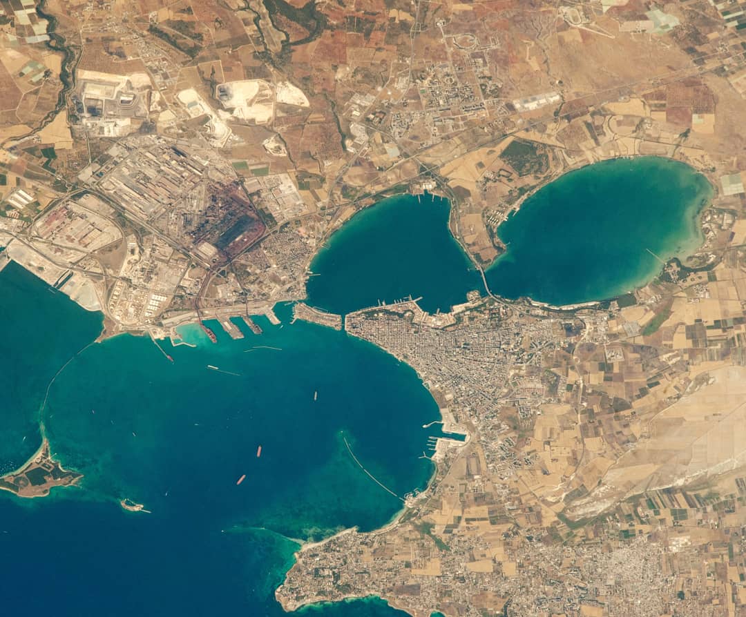 FLOANVirtual's tweet image. #LowFlyingArea (#LIBG #LIBR) 🇮🇹✈️ Próximo vuelo de adiestramiento de nuestra #NovenaEscuadrillaVirtual 🇪🇸✈️ #VSOG @IVAOES 🇪🇸 #Cobras 🐍 con el #GRUPAERV 🇮🇹✈️ #VSOG @IVAOIT 🇮🇹 #Wolves 🐺 #WeAreEurope 🇪🇺 novenaescuadrillavirtual.com