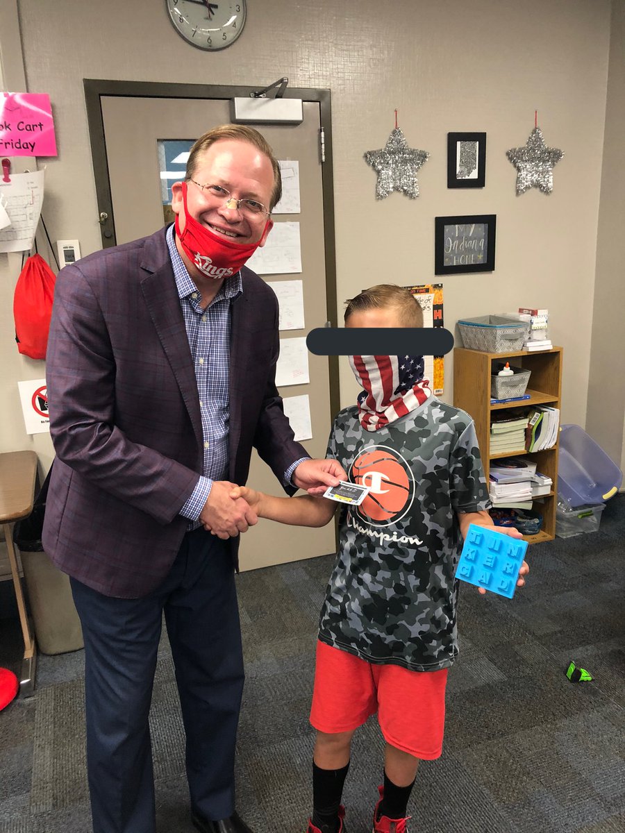bowman_mandy101's tweet photo. Principal Proud Moment: This 4th grade student designed a fantastic TinkerCad name block! #alwaysbeaking #3Dprinter #techinschools @LewisCassElem @LCE_AP https://t.co/J9gsTKCXHE