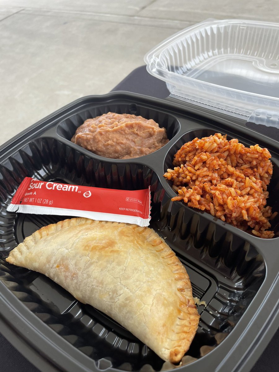 mizell_cameron's tweet photo. Today's #SEC at @Hearthstone_HC featured homemade Empanadas along side Mexican rice and refried beans! #NationalEmpanadaDay @ClippertEric https://t.co/xaPpV5Y9iB