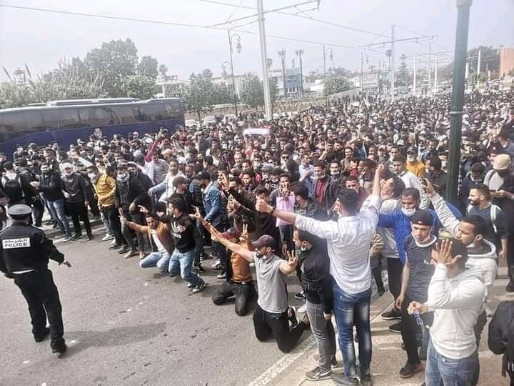 rafia_mohammad's tweet photo. Here is Morocco.  There is no voice louder than the professors' repression.
#protect_teachers_in_morocco
#free_teachers_in_morocco
#stop_kindapping_teachers_in_morocco https://t.co/h8CTm8hs9d