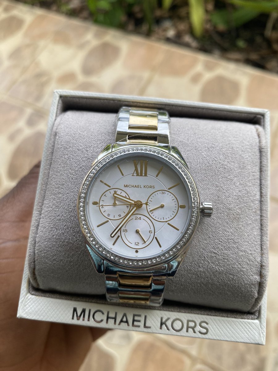 god_swayy's tweet photo. LADIES😍😍
MICHAEL KORS JAN MULTIFUNCTION TWO TONE STAINLESS STEEL WATCH
(SILVER &amp; GOLD)
🚨850GHC
☎️0242375533 https://t.co/X1Db6W3cOz