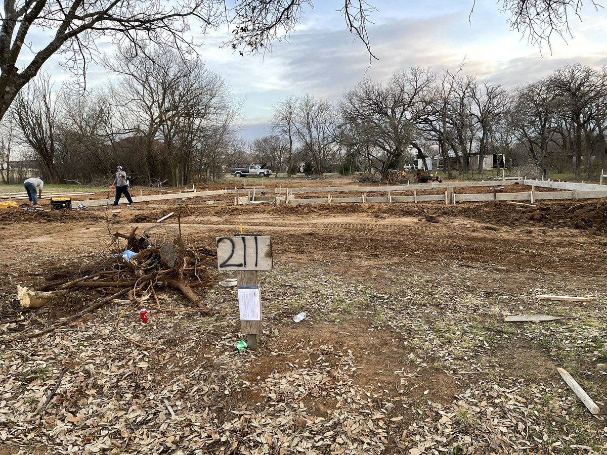 shawtyshawna2's tweet photo. Update; our house has come a long way.. she gettin THICC. https://t.co/nPR8QEpAjI