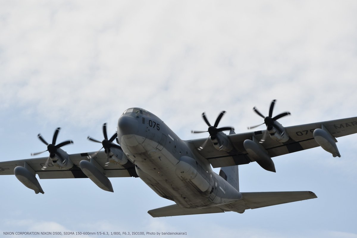 bandainokairai1's tweet photo. 🇺🇸🌊アメリカ海兵隊 第1海兵航空団 第12海兵航空群 第152海兵空中給油輸送飛行隊「スモウズ」
・KC-130J ハーキュリーズ空中給油/輸送機〈168075〉
#1stMAW #12MAG #VMGR152 #C130J https://t.co/UVrF8BVcjE