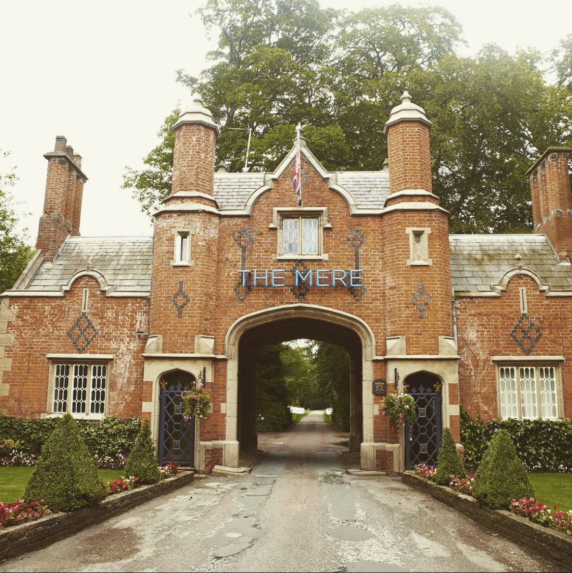 scottsdalegolf's tweet image. 🚨 MAJOR GIVEAWAY 🌸

OUR BIGGEST EVER PRIZE (worth £3,000+) 👇

WIN a full bag of @TaylorMadeTour clubs + same day fit and build at our state of the art Performance Centre + 1 night stay at The Mere Resort and round of golf ⛳️🏌️‍♂️

RT &amp;amp; ENTER HERE 👉 bit.ly/3dMgqrF