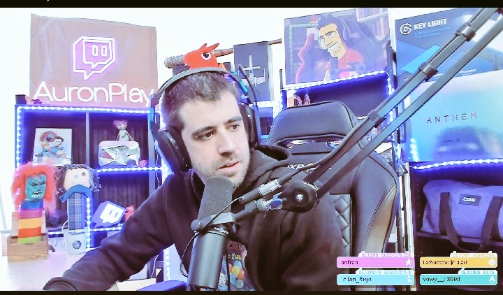 AuronDai_'s tweet photo. Hola @auronplay gracias por el stream de hoy, decirte que alegras mis tardes. Me motivas e impulsas a echarle ganas a la vida, ya no me siento tan sola 🤗
Te quiero mucho mi niño 💞
Una vez más felicidades por esos #Happy8MAuron 👑
Brillas brillas muy bonito ✨ https://t.co/IJTlpNJhW6