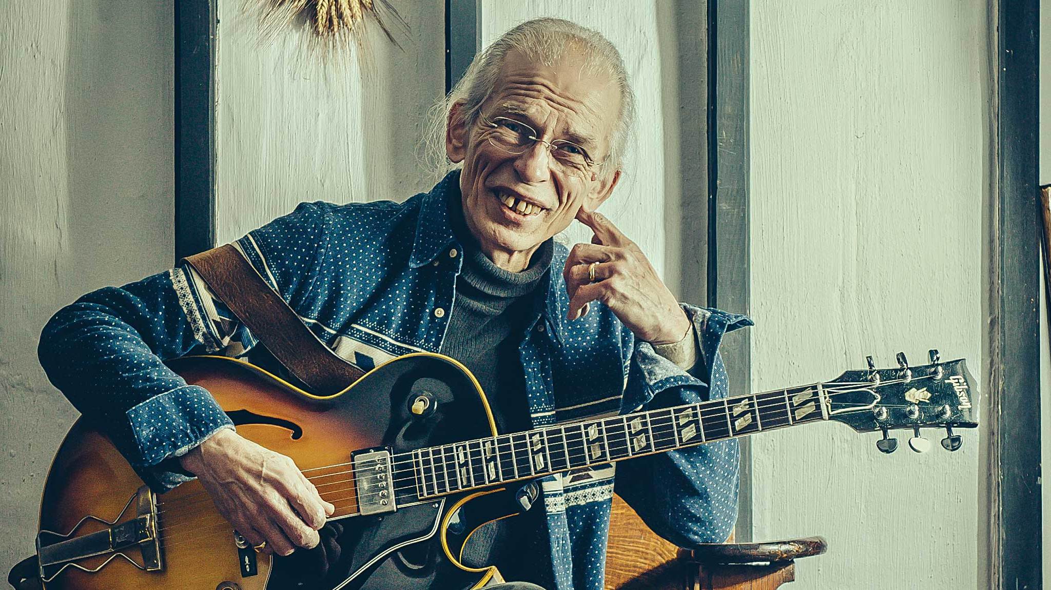 Happy birthday Steve Howe of 