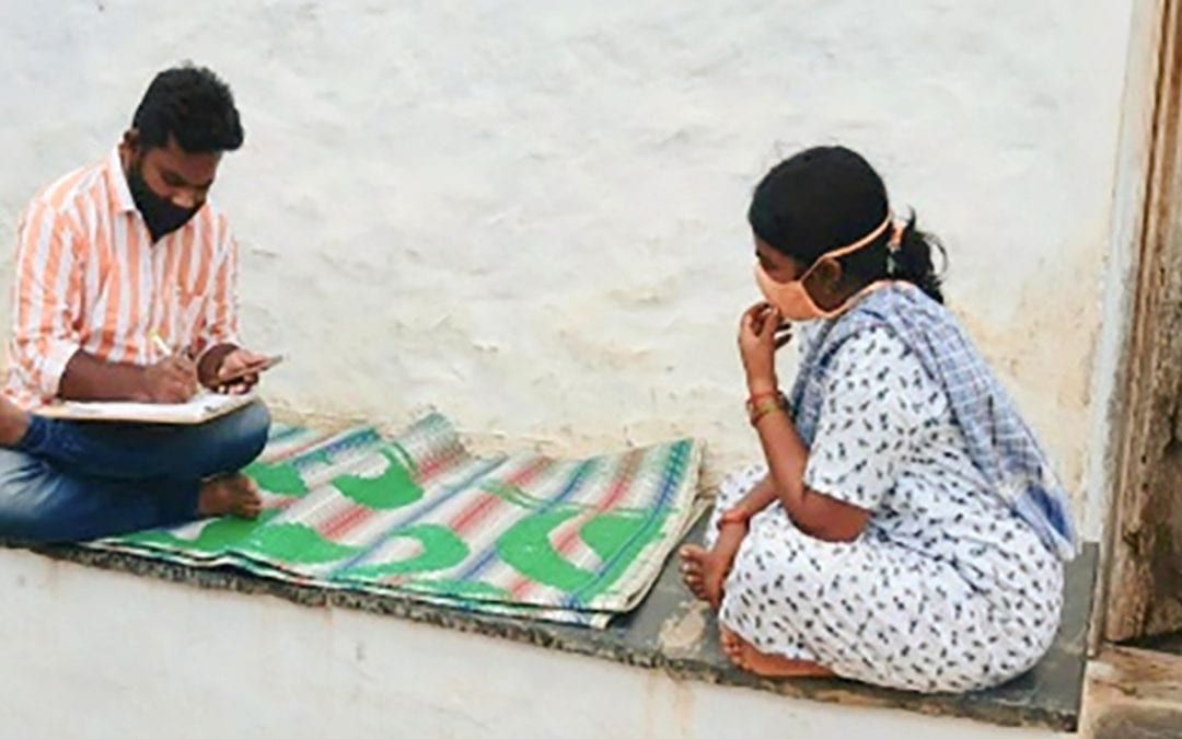 CGIAR_Data's tweet photo. Results of a new @ICRISAT study show that #COVID19-induced disruptions in #India🇮🇳 have led to:

⬆️ 23% rise in farm input costs &amp; increased food prices
⬇️ 50% drop in household incomes
🌬️ A blow to farmers' livelihoods &amp; #nutrition

Read more: https://t.co/SDy9pIyaiP https://t.co/ZjbslvUPIj