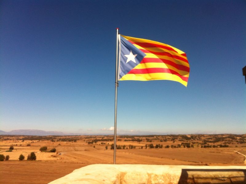 CLxR_Cervera's tweet photo. Voleu crear un #ConsellLocal  a #laSegarra? Teniu preguntes sobre la nova #IDRepublicana?
Voleu registrar-vos al @ConsellxRep?
Amb música, poesia de @FrediBentanachs i alguna sorpresa!
@CLxR_Cervera @CLxR_Guissona 
#PreparemNos https://t.co/y6YHCyfwQD