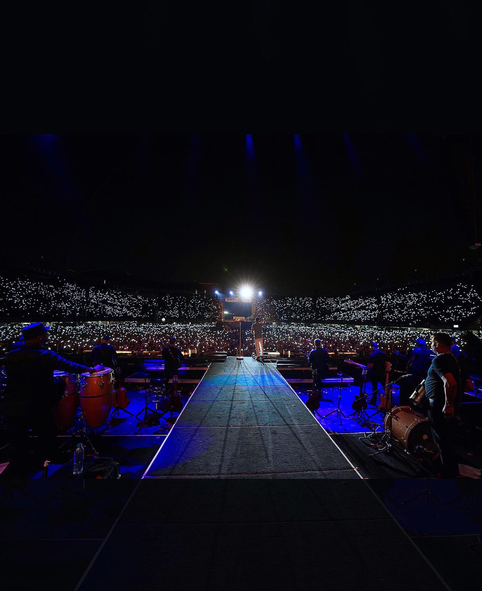 ¿Cómo olvidar cuando mi gira “Golden” pasó por cuidad de México, y 55,000 Romeístas se hicieron sentir en el Foro Sol? ¡Los extraño demasiado! #Tbt 🇲🇽