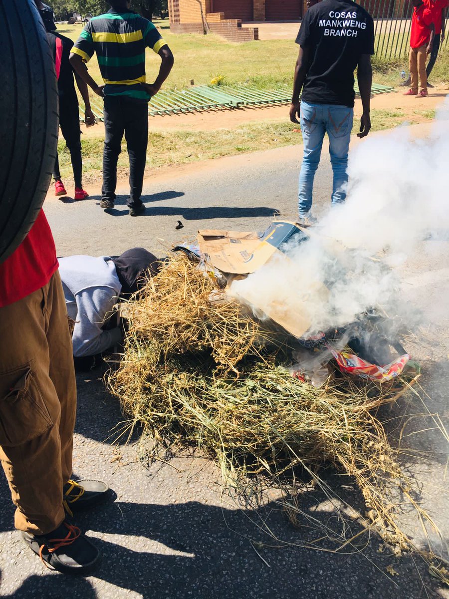 CliffordChuene's tweet photo. What must happen before we can be free?
What must happen to live without suffering?
Do we have to shout every time we need to be heard?
We have suffered enough, let us study in peace without disturbances
#TSRCmustFall 
#AllowancesNow
#RepatriationNow
#MokgalongMustfall https://t.co/Z9yo3ieZYa