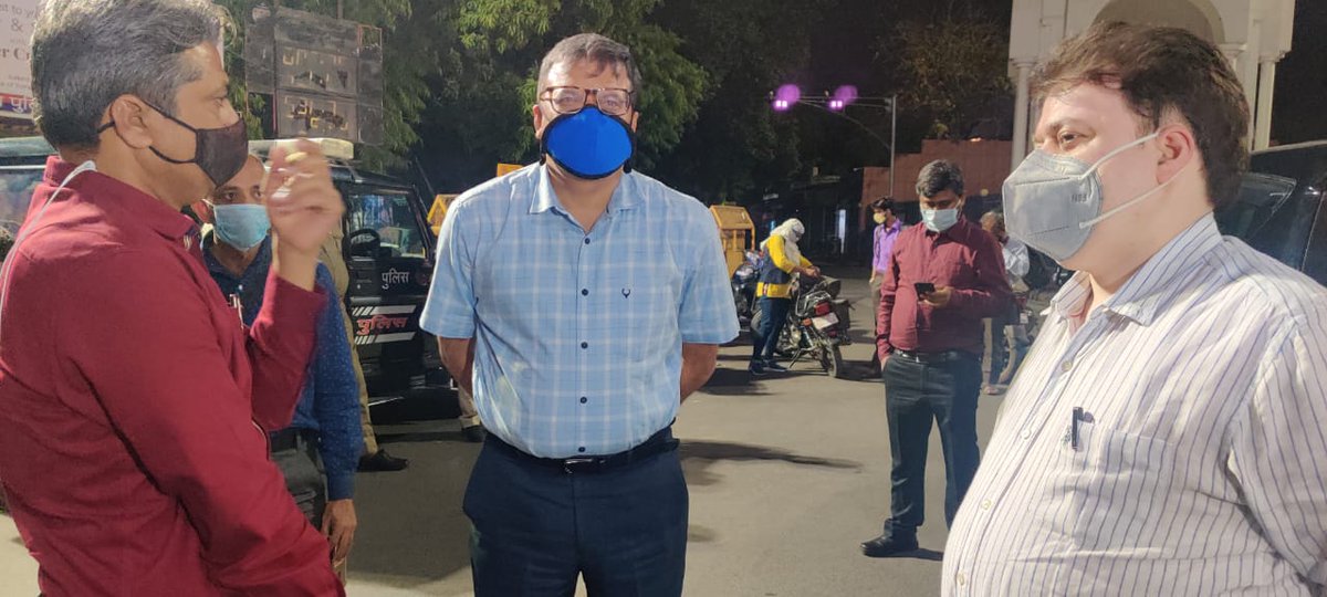 PrashasanPlus's tweet photo. लखनऊ के पुलिस कमिश्नर डीके ठाकुर ने लिया नाइट कर्फ्यू का जायजा https://t.co/JnIOHGFQgY @DCP_South @Uppolic @myogiadityanath @CMOfficeUP @dhrubathakur https://t.co/fVmC43655e