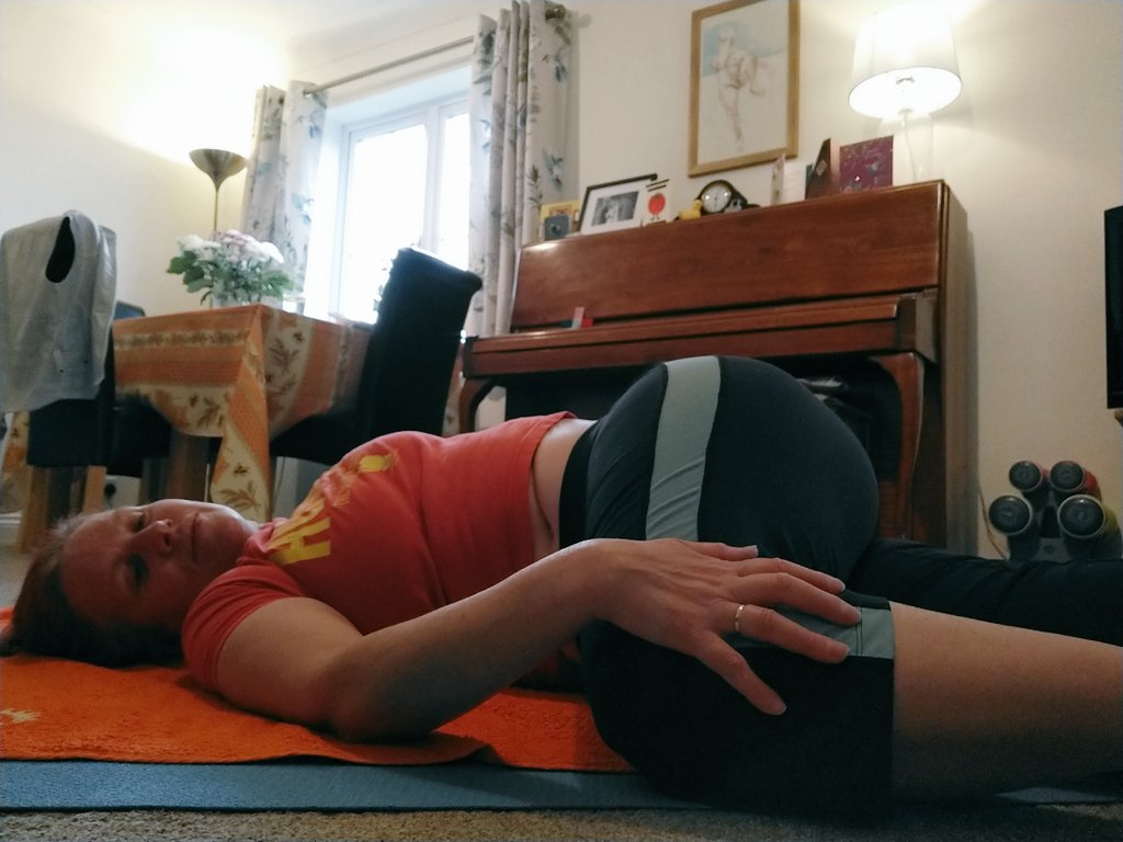 Socksoff1's tweet photo. Phew! It's tough but seemed easier than when we last did it & I have the beginnings of a crow pose. I definitely flapped today ๐ Lots of core work but some nice twisty holds too & super chill Jacob makes it easy to get playful with it #WACore #thursdayvibes https://t.co/KhOcIwryfZ