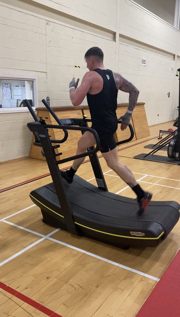 ChezNihell's tweet photo. Good work with my QMSI, SSgt Thomas leading the way on my S&amp;C programme for up coming fights 💯👊🏼

@27RegimentRLC 
#battleprep #strength #conditioning 
#soldier #proboxer #AAPTI #RAPTCI 
#soldierfit #fightfit #britisharmy 
#TeamNIHELL 🇬🇧⚔️🥊
@vetlocksmith @FiiHub https://t.co/O8wKsSHWXm