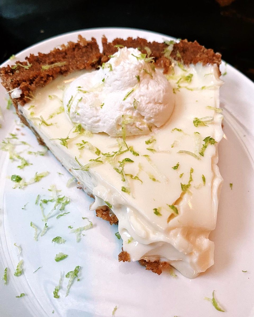 The key (lime pie) to our hearts. Grab a slice of this pie on our onsite dining menu. Make a reservation: resy.com/cities/ny/blue…

📸: ig/nikkisnomnoms