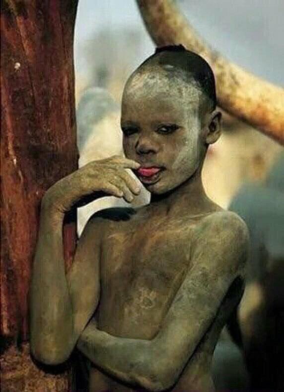 ComedianWaris's tweet photo. When two trotro mates are fighting over you to board their car, but deep down you have short lorryfare. https://t.co/Oh69T3ecvC