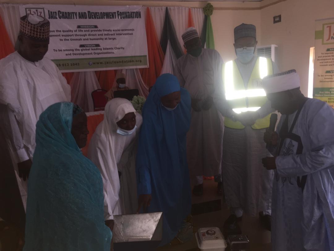JaizFoundation's tweet photo. Jaiz Charity &amp; Development Foundation has made a Zakat distribution in Lafiya, Nasarawa State. The organization distributed more than N4,000,000.00 worth of grinding machines and cash donations to the beneficiaries. https://t.co/CQokLonbJh