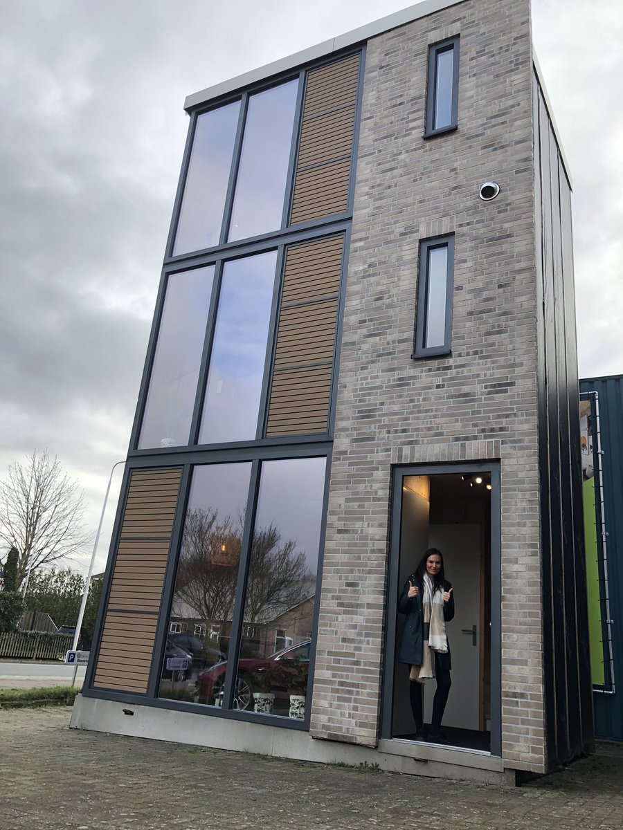 CheimaaAouni's tweet photo. Betaalbare, duurzame woningen in de randstad? Dat kan wel!! Op bezoek geweest bij een ontzettend innovatief bedrijf Startblock. Erg inspirerend hoe een bedrijf met dit belangrijke vraagstuk om kan gaan!!#betaalbarewoningen #tegenlicht #startblock #groenlinks #circulair #duurzaam https://t.co/kmaOTkkelw