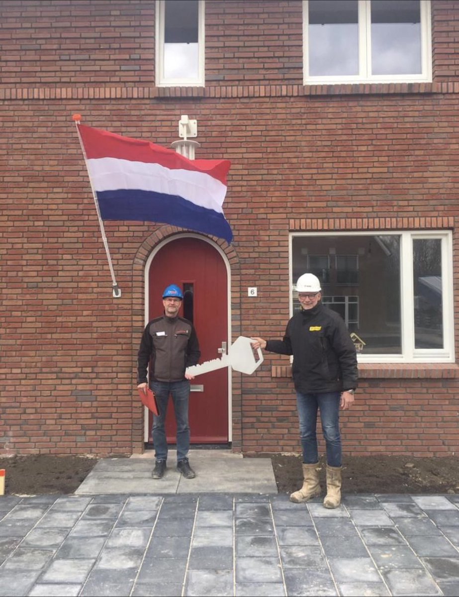 Eerste blok project 3e fase kortenoord, ook bekend als buitenoord, is vandaag door de bouwer <a href="/Trebbe1911/">Trebbe</a> aan onze opzichter @HurenWageningen opgeleverd. Morgen krijgen de huurders de sleutels van hun woning.