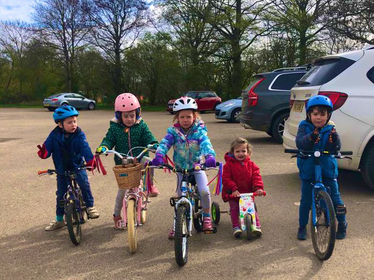 CharliElphinst1's tweet photo. Struggling to keep up as year 1 girls, Isla &amp; Matilda, and their siblings add a few more kms to their belts @Reginald_Elton https://t.co/oA62awtICT