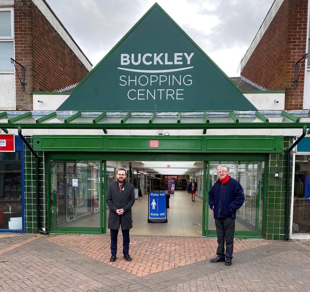 JackSargeantAM's tweet image. Great to welcome @MarkDrakeford to Buckley.

We need a bank in Buckley to help regenerate the town centre. 

I look forward to delivering a Community Bank (@banccambria) for Buckley if re-elected on May 6th! 🗳

#LetsBackJack #AlynandDeeside