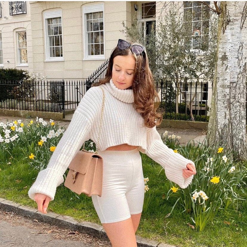 cheltbloggersuk's tweet photo. Spring has sprung hunnies 🌸
How pretty does @cristynottingham look soaking in the beautiful weather 💐 https://t.co/OXIJzhBADb