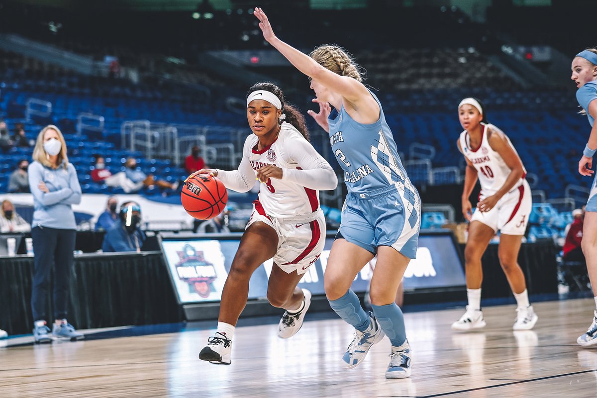 UA_Athletics's tweet photo. Alabama is the only school in the country to

✅ Have a FB team in the College Football Playoff
✅ Both WBB &amp; MBB make the NCAA Tournament
✅ GYM advance to the NCAA Championships

#NatlSADay #RollTide https://t.co/3RLqHOkegl