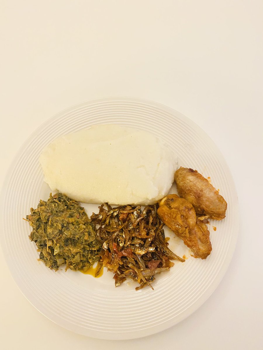 Lisaphiri1's tweet photo. Aiwa idyai zvenyu masushi enyu😂, this is it for me! Sadza ndazobika nespoon🤦🏾♀️ #sadza #munyevhe #matemba https://t.co/5RjRETslOi