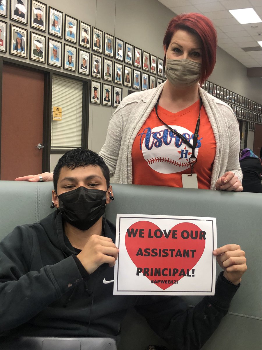 cs_pasadena's tweet photo. Happy first ever AP week to our own Ms. Elliot! We so appreciate you. ❤️
#APWeek21 https://t.co/ZKlXrUkKdO
